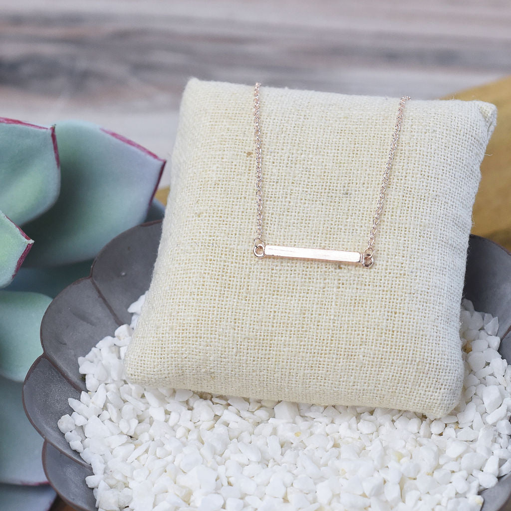 Collier pendentif barre Latitude