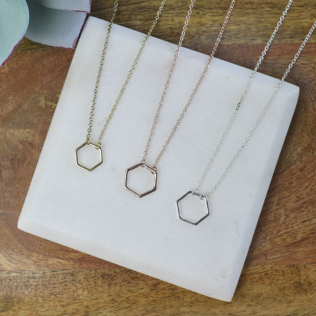 Collier Pendentif Hexagonal