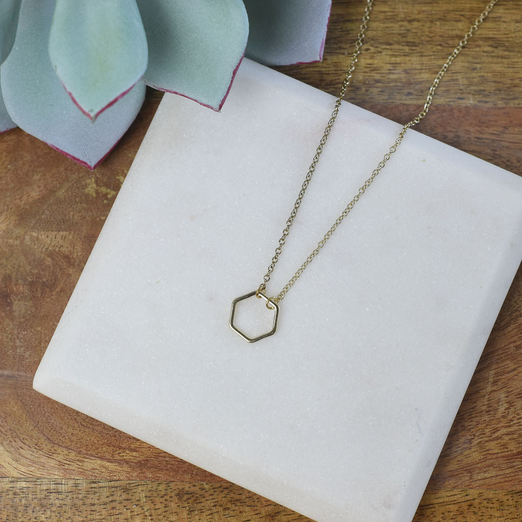 Collier Pendentif Hexagonal