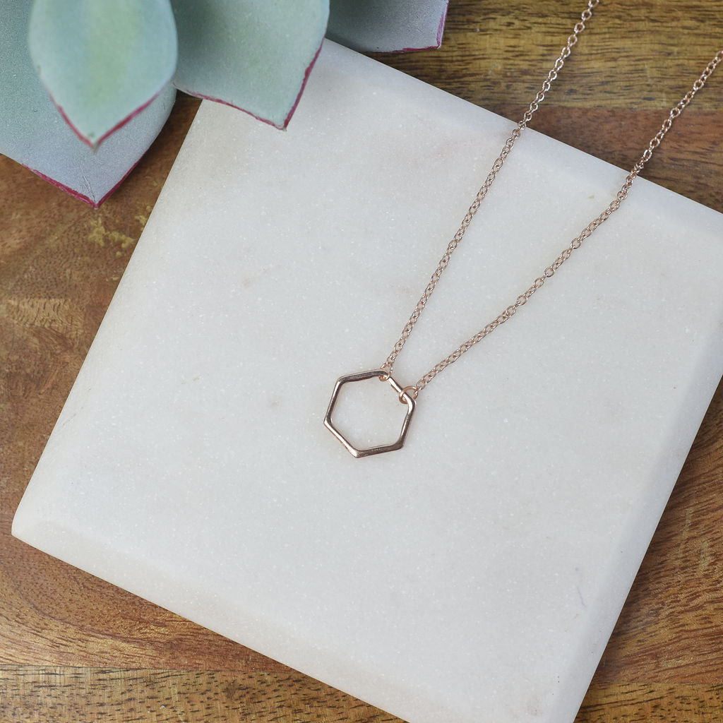 Collier Pendentif Hexagonal