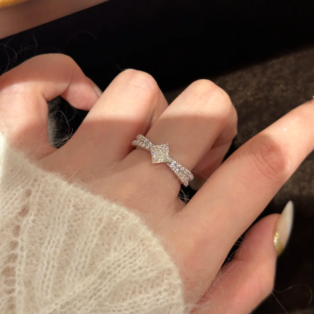 Four Point Star Clear Simulated Zirconia Thin Ring Silver Tone Full Pave Stackable Women Daily Finger Ornaments