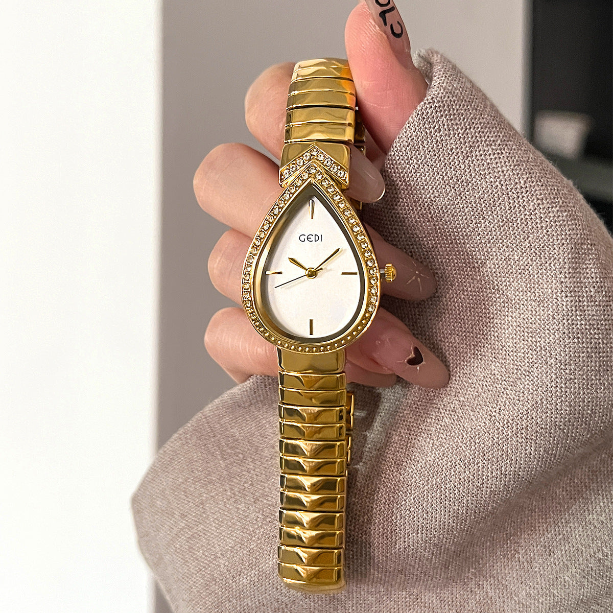 Exquisite Diamond Encrusted Snake Head Water Drop Design Womens Quartz Watch