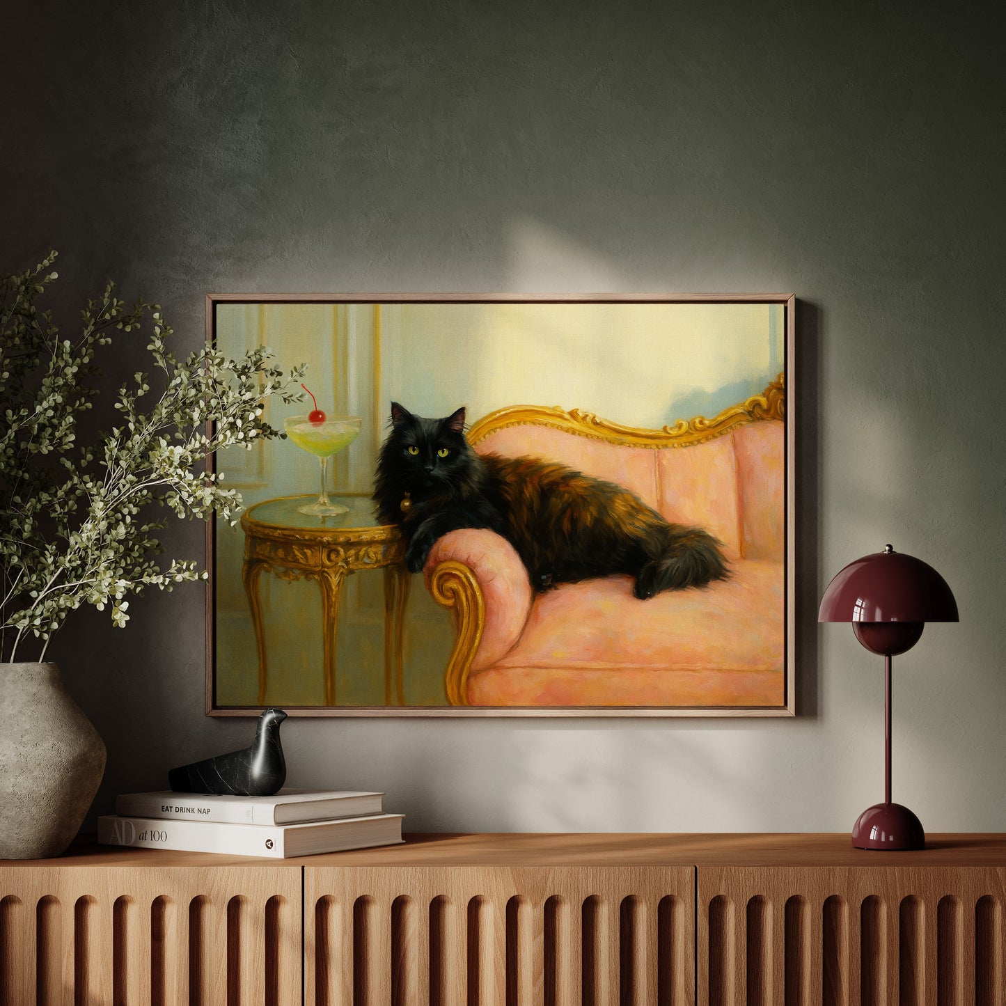 Chat royal avec un Martini Cerise