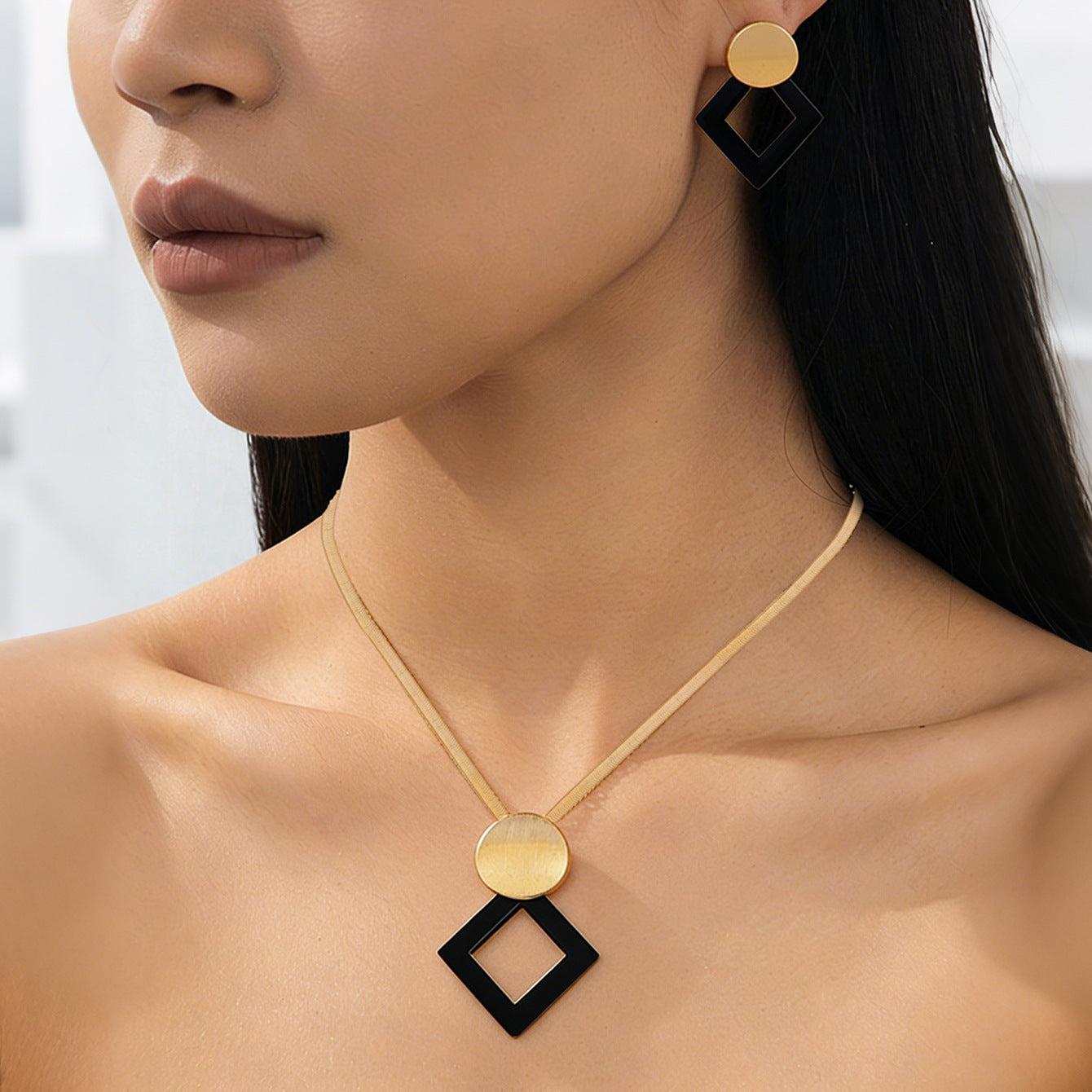 Cross-border European American Geometric Square Pendant Jewelry Set, French Vintage Unique Premium Texture Matching Necklace & Earrings For Women