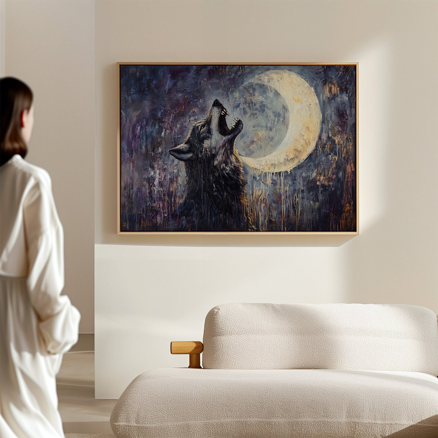 Loup solitaire hurlant sous la lune