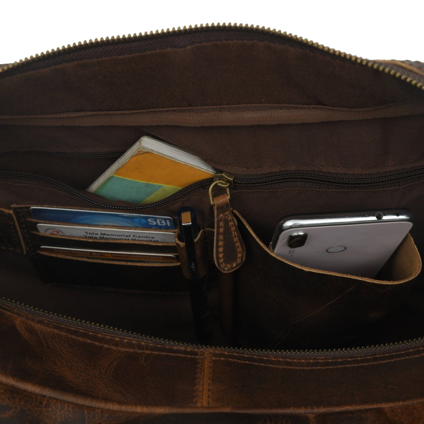 Porte-documents Finn en cuir de buffle fait main pour ordinateur portable
