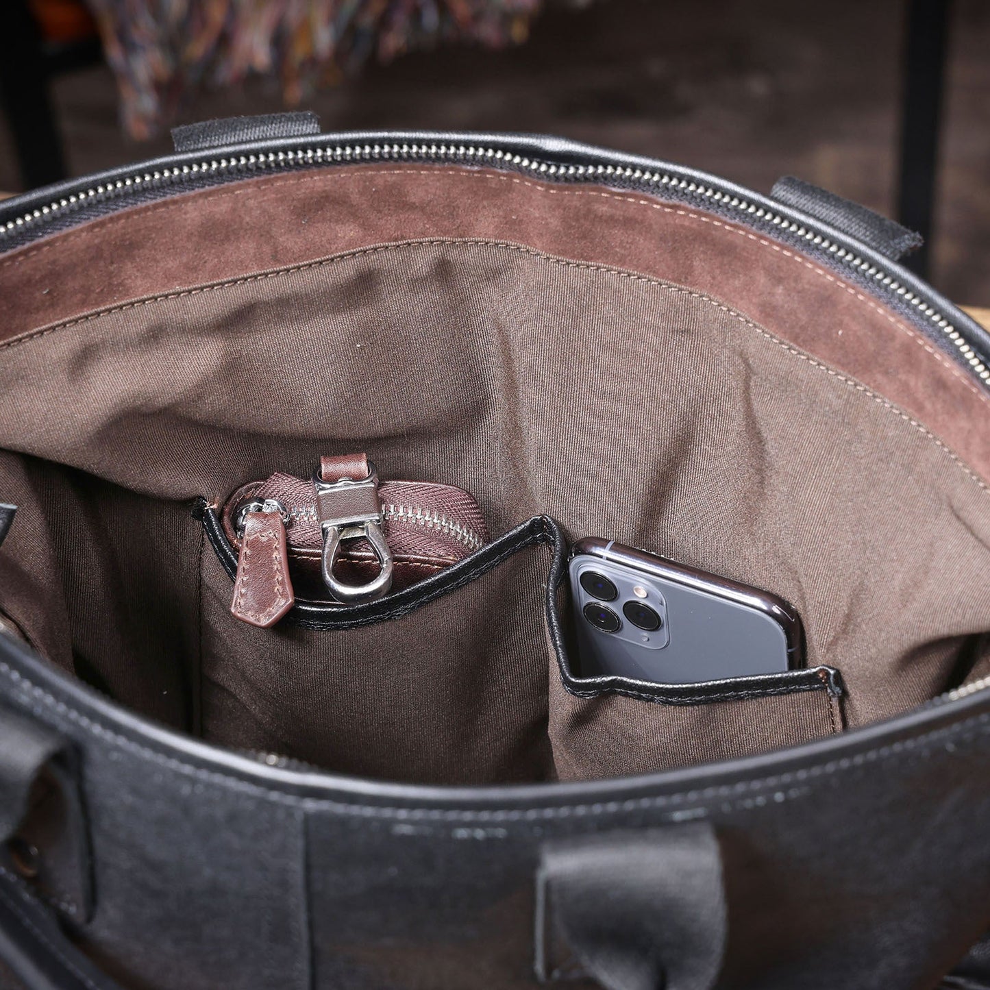 Mens Large-Capacity Shoulder And Crossbody Bag Made From Full-Grain Leather