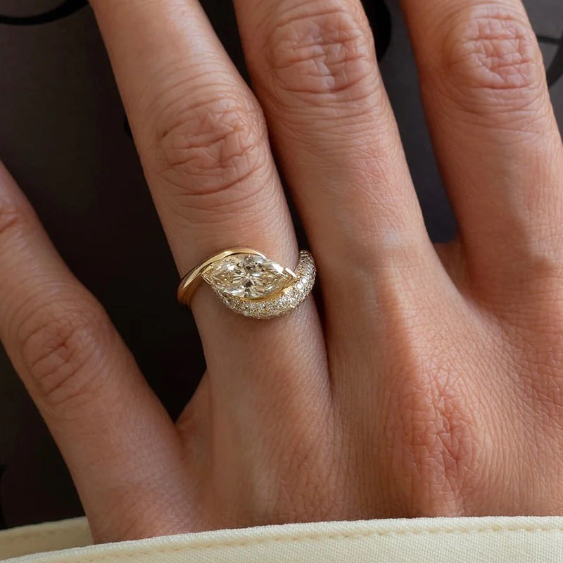 Horseshoe-cut Diamond Ring Instagram-style Wedding Band