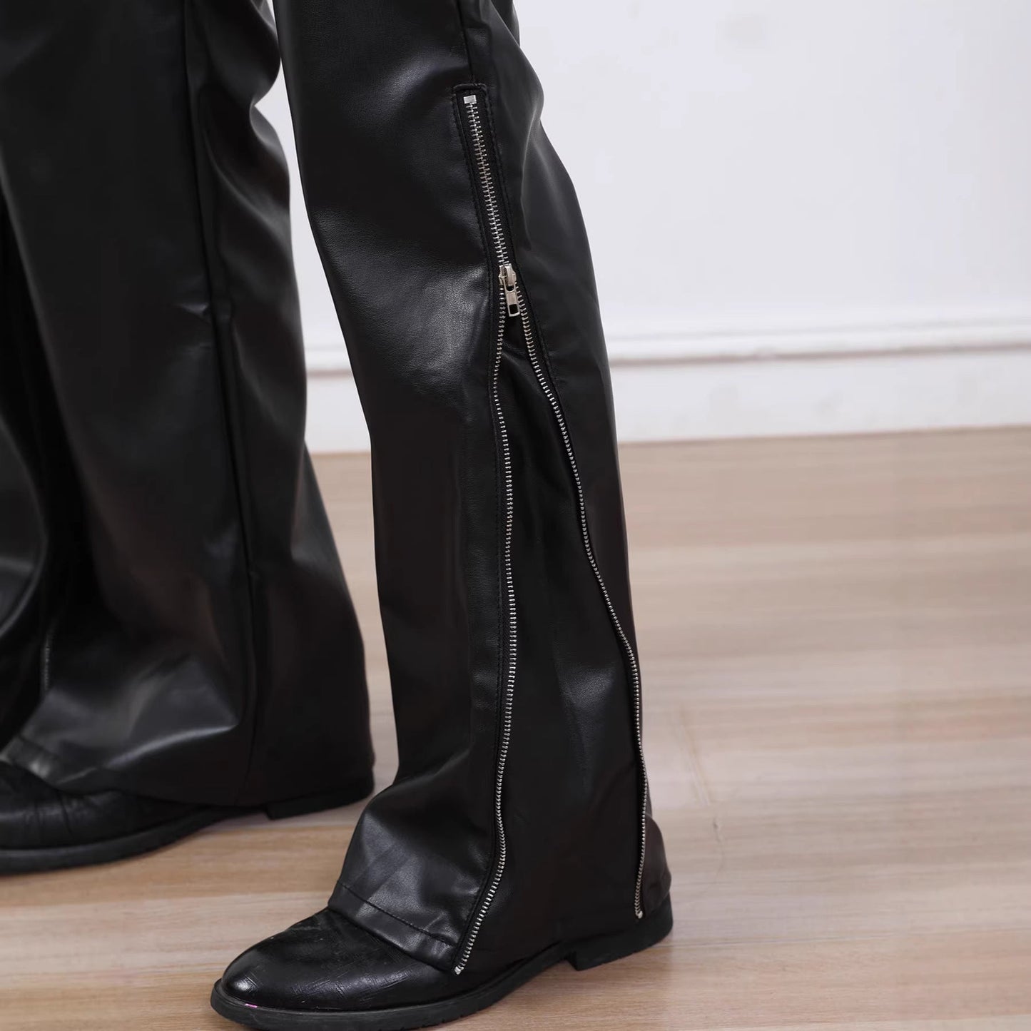 Men's Loose Casual Faux Leather Wide-Leg Pants