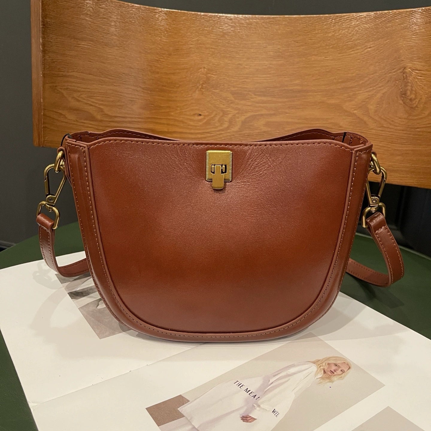 New Genuine Leather Saddle Bag, Versatile Commuter Women's Bag, Single Shoulder And Crossbody, Top-grain Cowhide, Simple And Stylish Shell Bag
