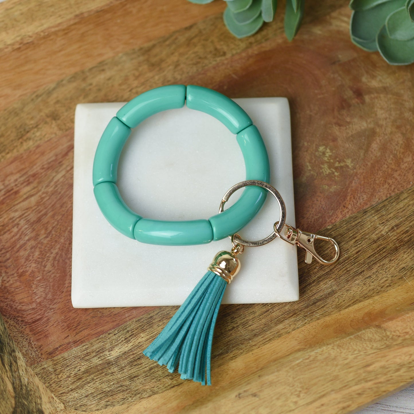 Bracelet extensible Katie Tube Bead avec pompon et porte-clés