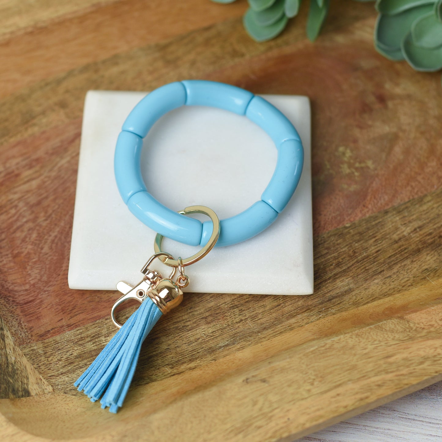Bracelet extensible Katie Tube Bead avec pompon et porte-clés