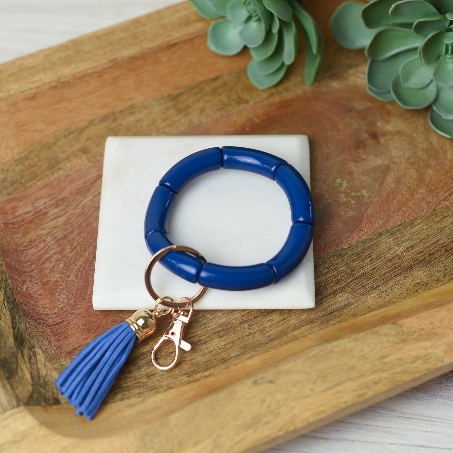 Bracelet extensible Katie Tube Bead avec pompon et porte-clés