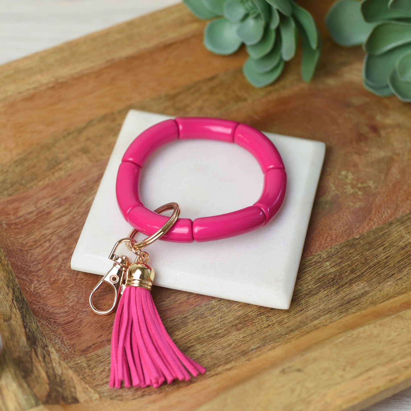 Bracelet extensible Katie Tube Bead avec pompon et porte-clés