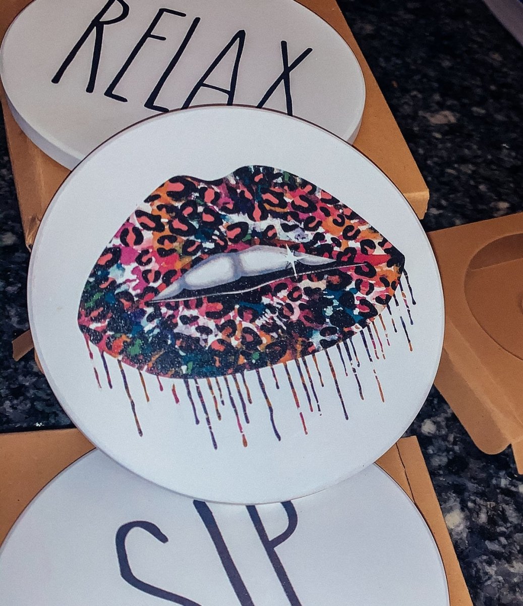 Bunter Leo-Lippen-Untersetzer, einzelner Getränkeuntersetzer, Animal-Print, lebhafter Tie-Dye-Tischakzent
