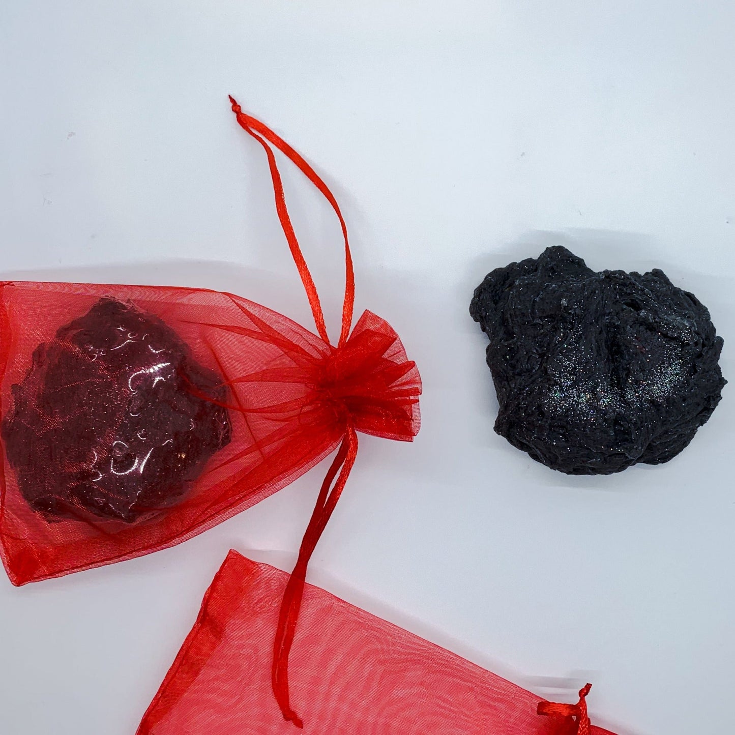 Savon Barre au Charbon Actif avec Paillettes Écologiques Parfum Vanille Chaude Cadeau Exfoliant de Luxe