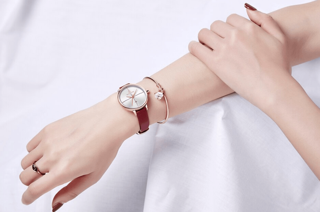 Women's Luxury Watch With  Leather Belts Shiny Steel Case  Scratch Resistant Glass Unique Design Perfect Gift