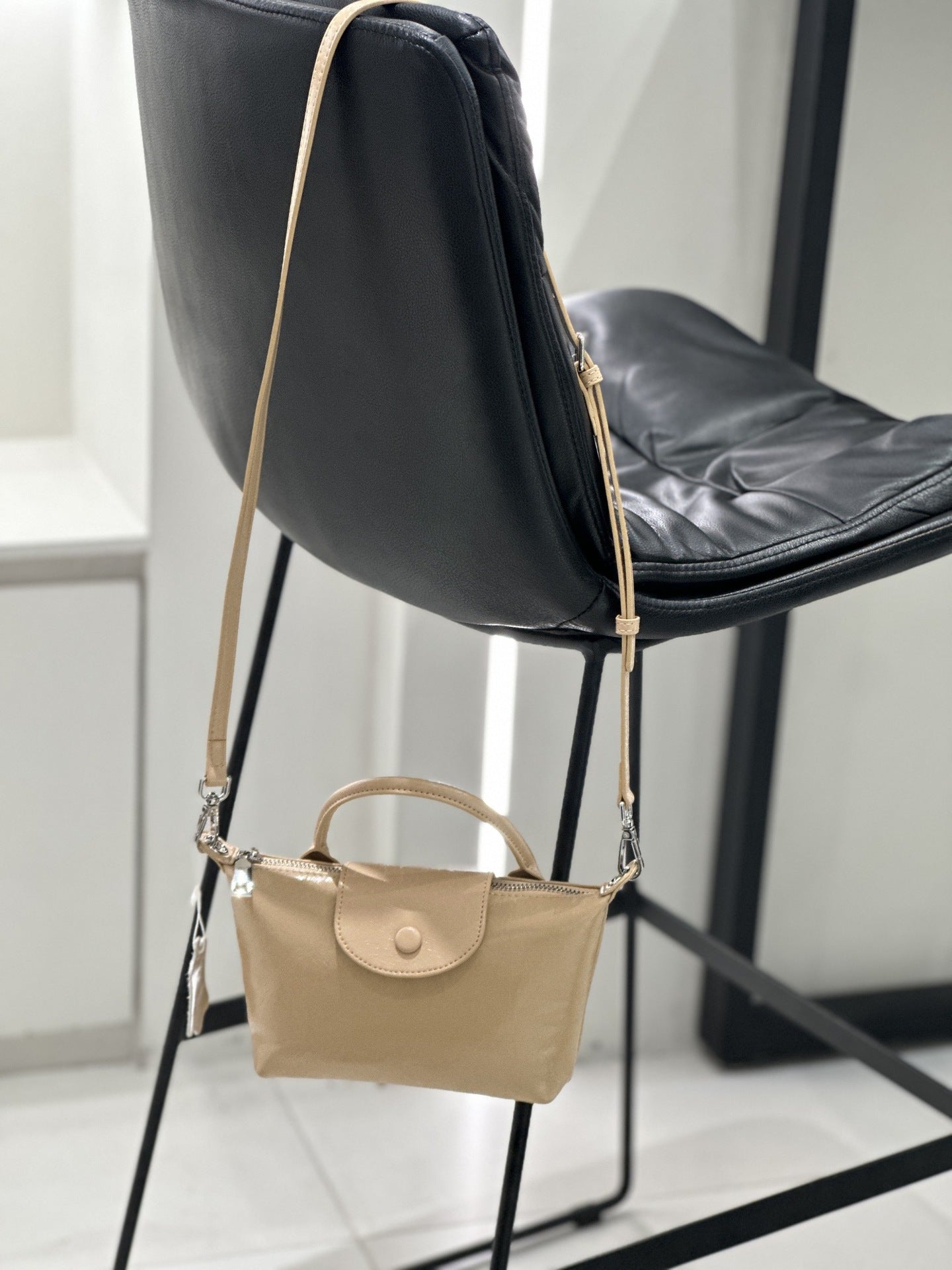 Badi Leather Women's Bag 2025 New Mini Dumpling Bag, Top Layer Cowhide Shoulder Bag, Crossbody Phone Bag, Coin Purse