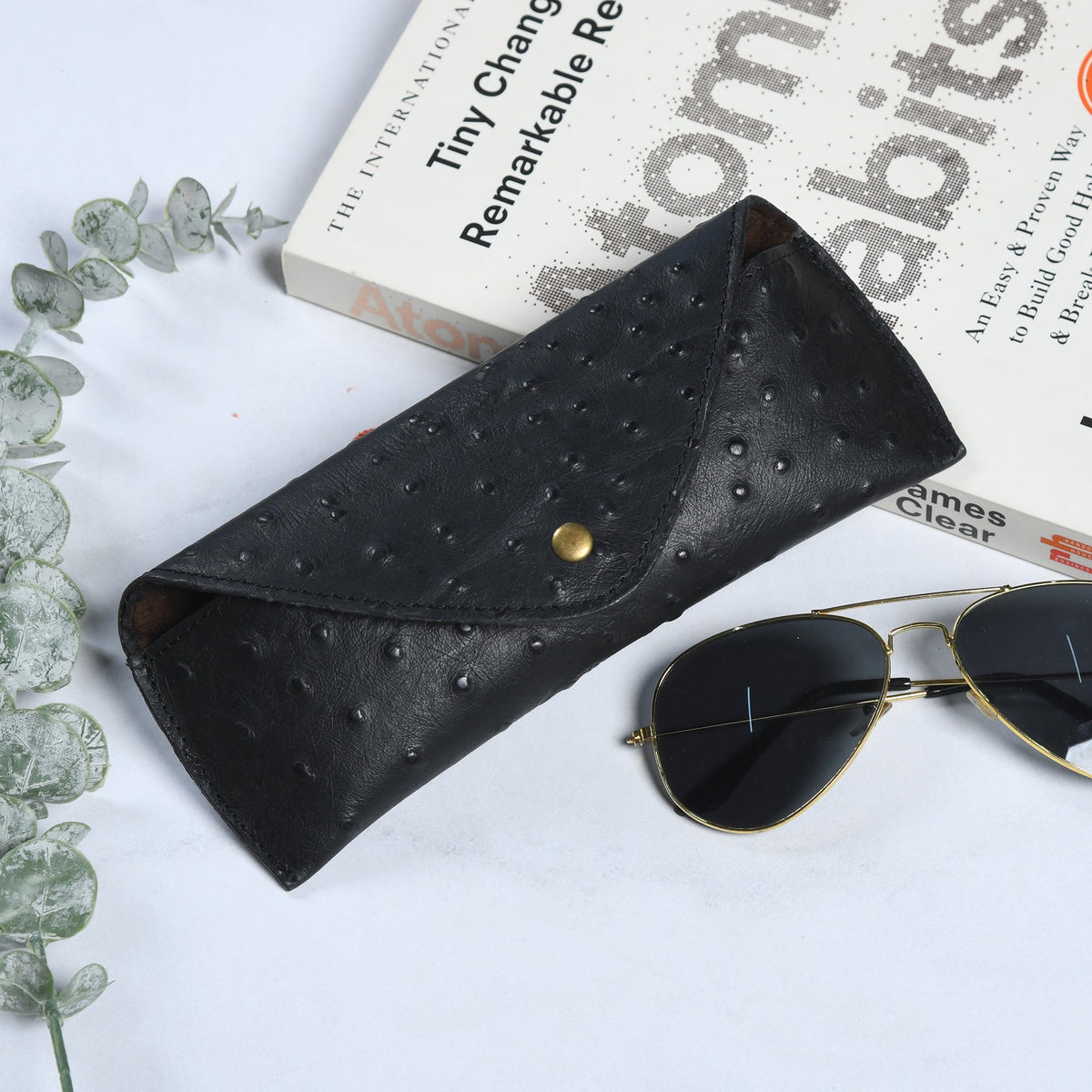 Étui à lunettes en cuir noir