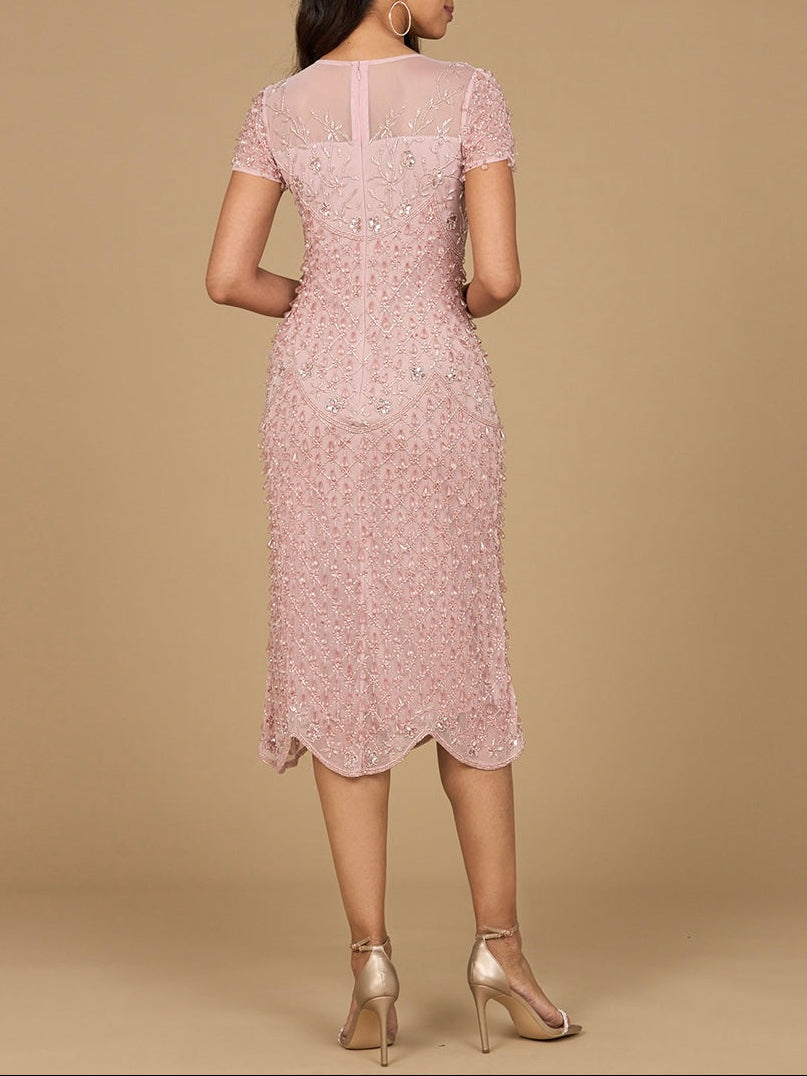 Perlenbesetztes Midikleid mit Flügelärmeln