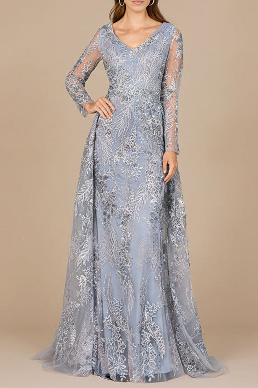 Spitzenkleid mit langen Ärmeln und Überrock