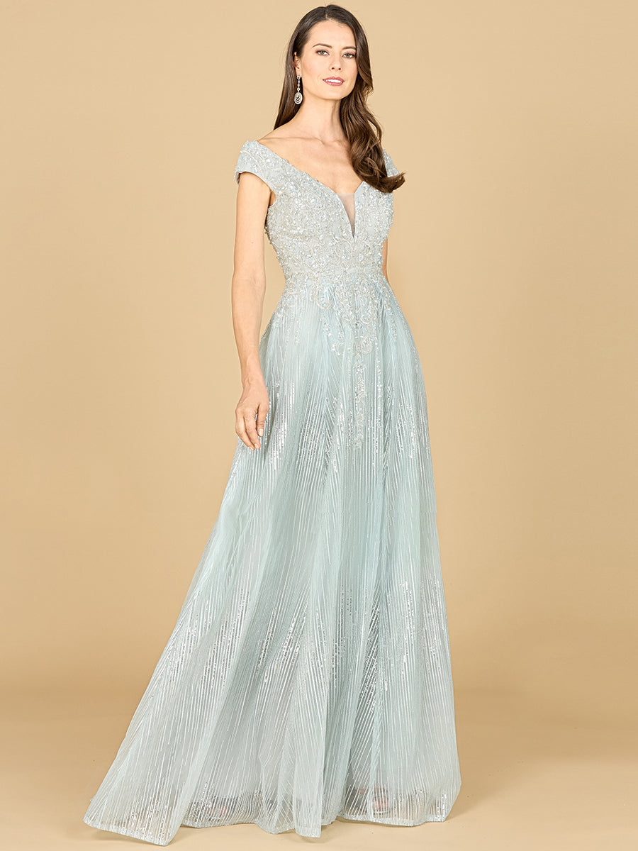 Ballkleid aus Spitze mit Flügelärmeln