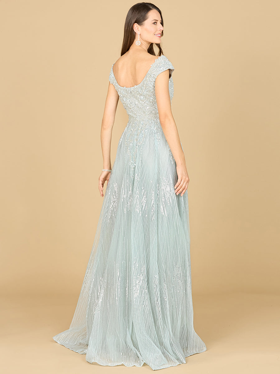 Ballkleid aus Spitze mit Flügelärmeln