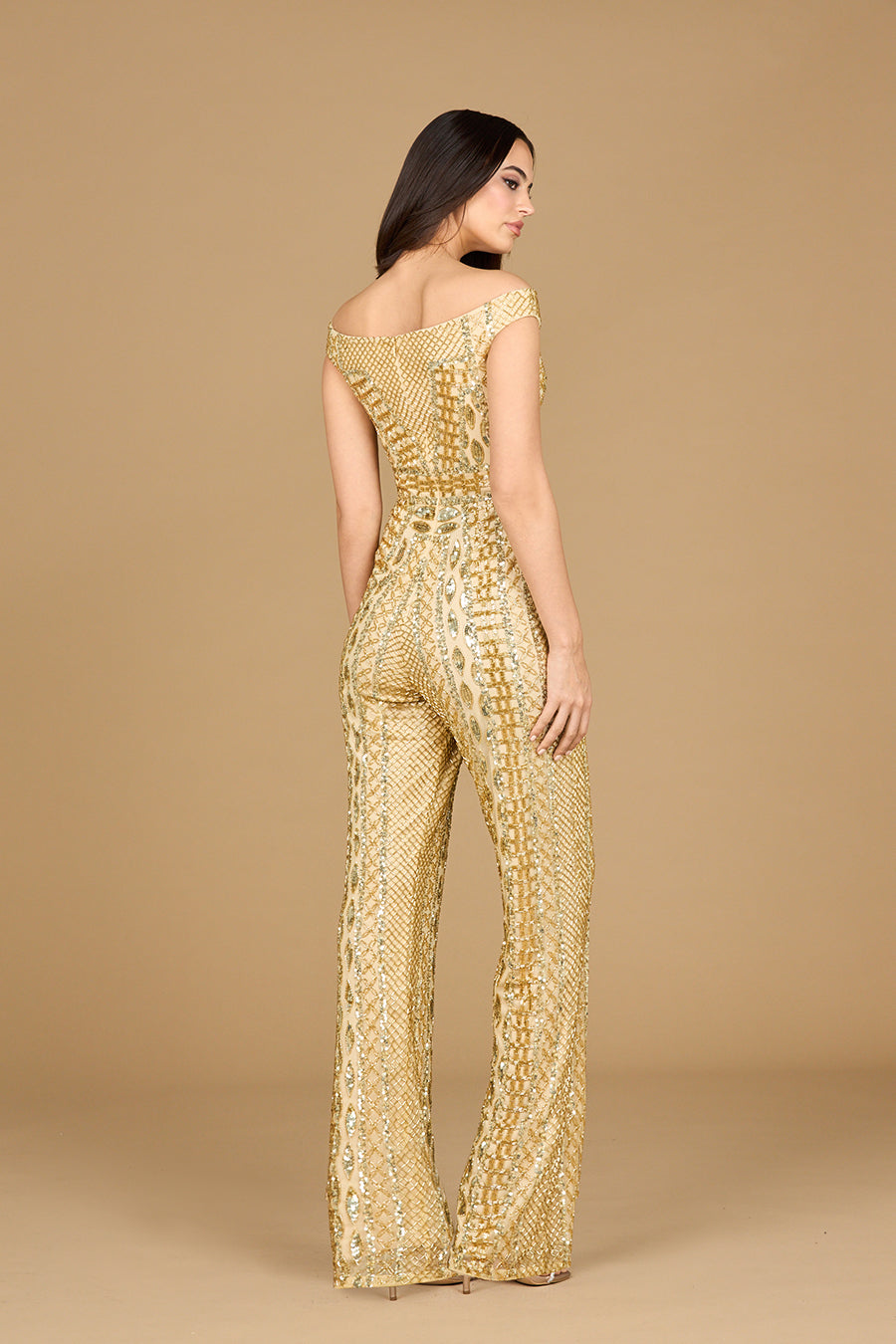 Perlenbesetzter schulterfreier Jumpsuit