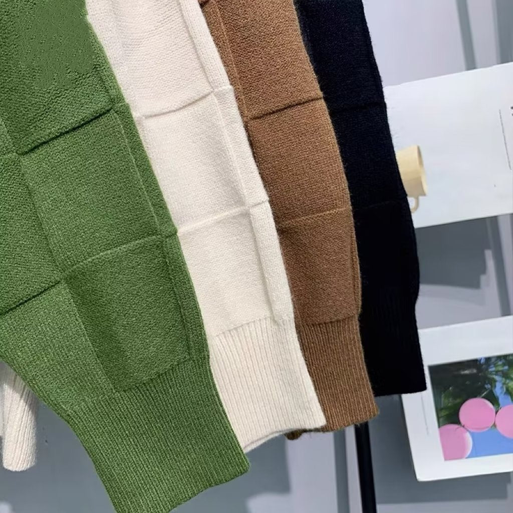 Laid-back Solid-color Checkerboard Knit Sweater