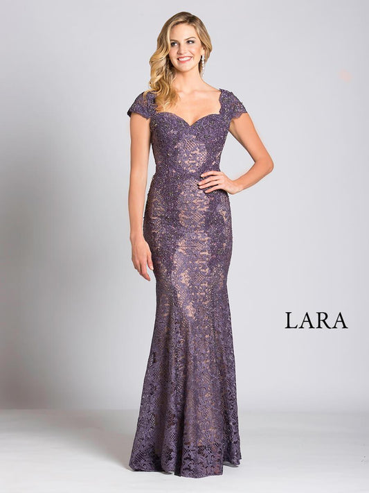 Lara 33491 - Robe sirène ajustée en dentelle OUTLET