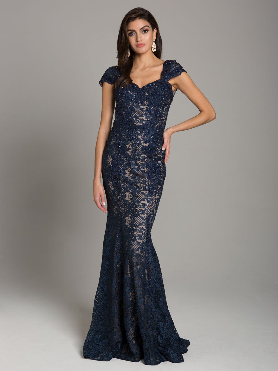 Lara 33491 - Robe sirène ajustée en dentelle OUTLET