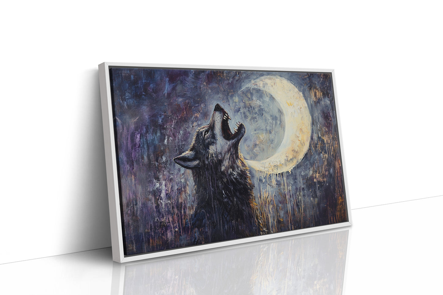 Loup solitaire hurlant sous la lune