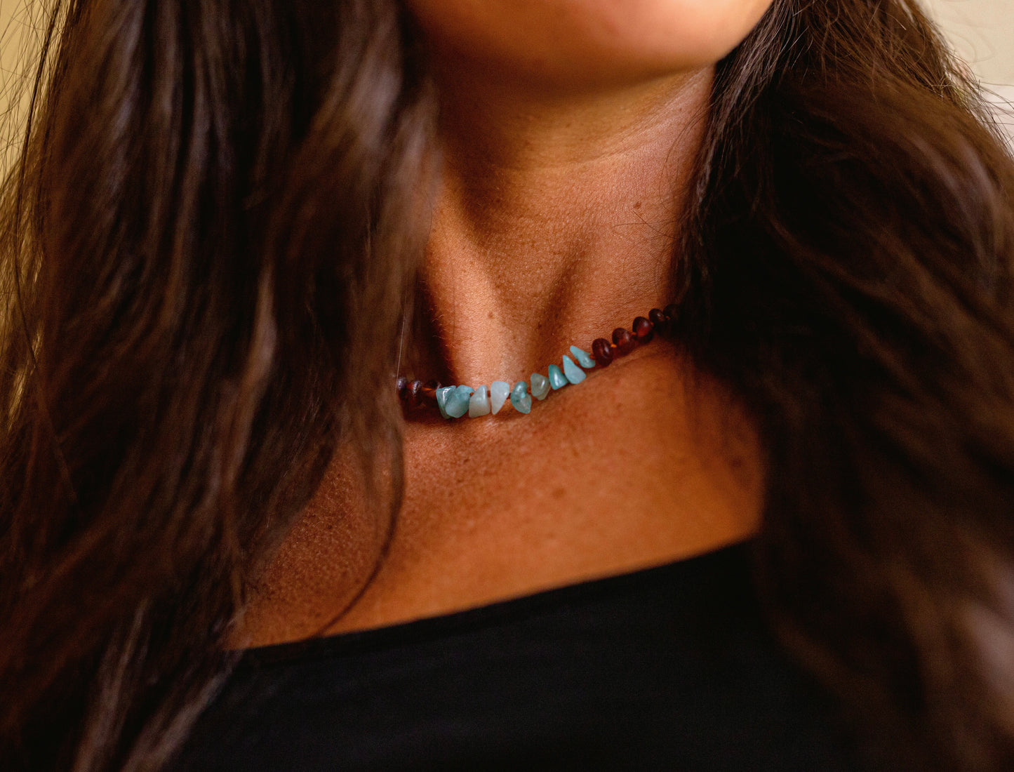 Collier ambre de la Baltique brut + aigue-marine
