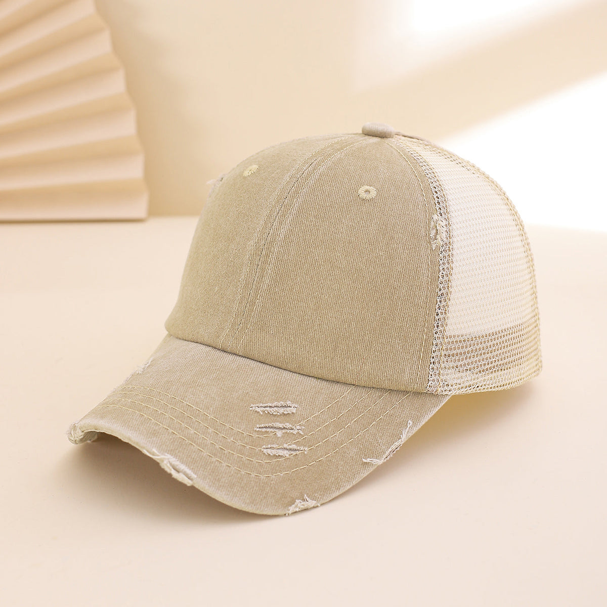 Distressed Washed Mesh Baseball Cap – Rear-Opening Design