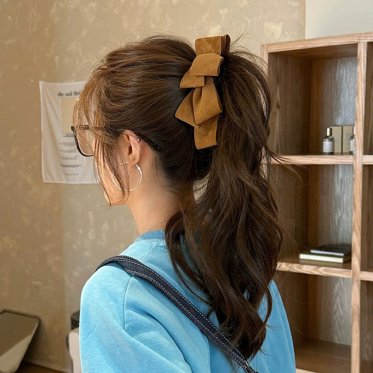 Elegant Sophisticated Bun-style Ponytail Clip For The Back Of The Head