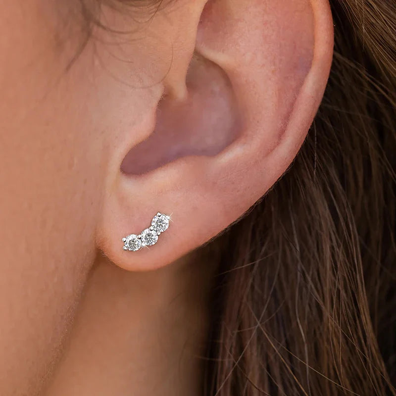 Boucles d'oreilles clous en moissanite 3 mm en argent sterling 925 plaqué or blanc 18 carats