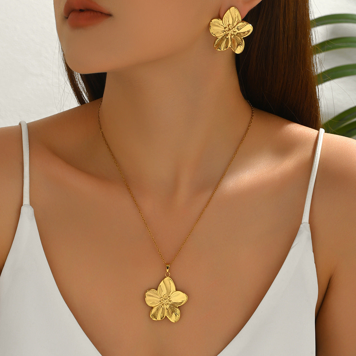 New Arrival Cross-border European American Women Jewelry Set, Geometric Electroplated Metal Floral Design Matching Flower Earrings & Necklace, Versatile Daily Neck Ear Ornaments