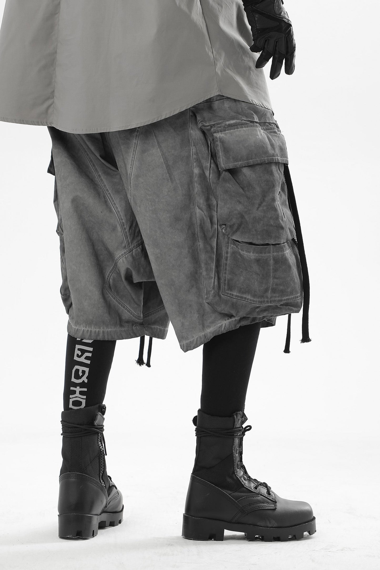 Shorts Nemesis JX « Sérieux en Affaires »