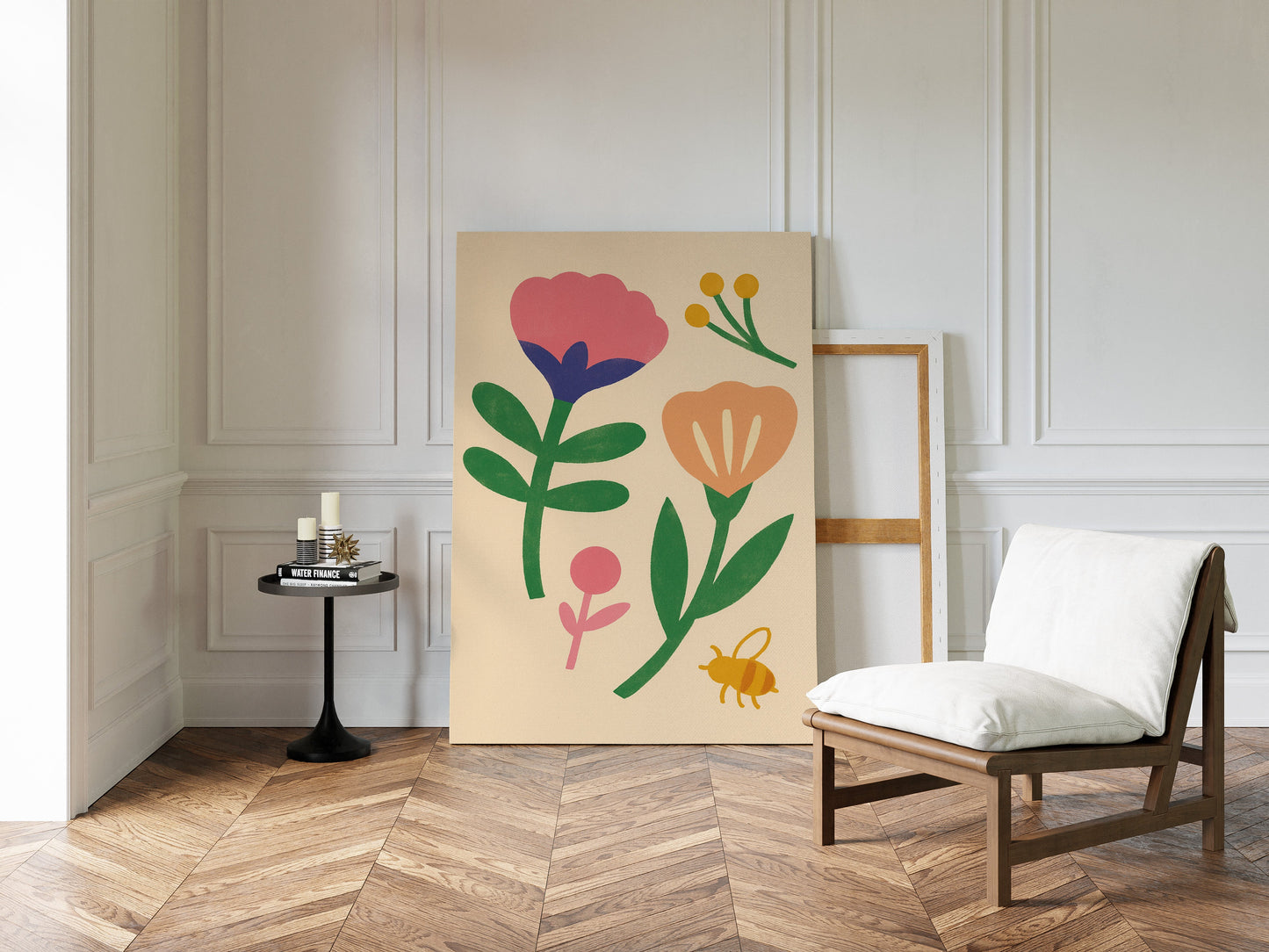 Hummel und Blüten auf Cremefarben
