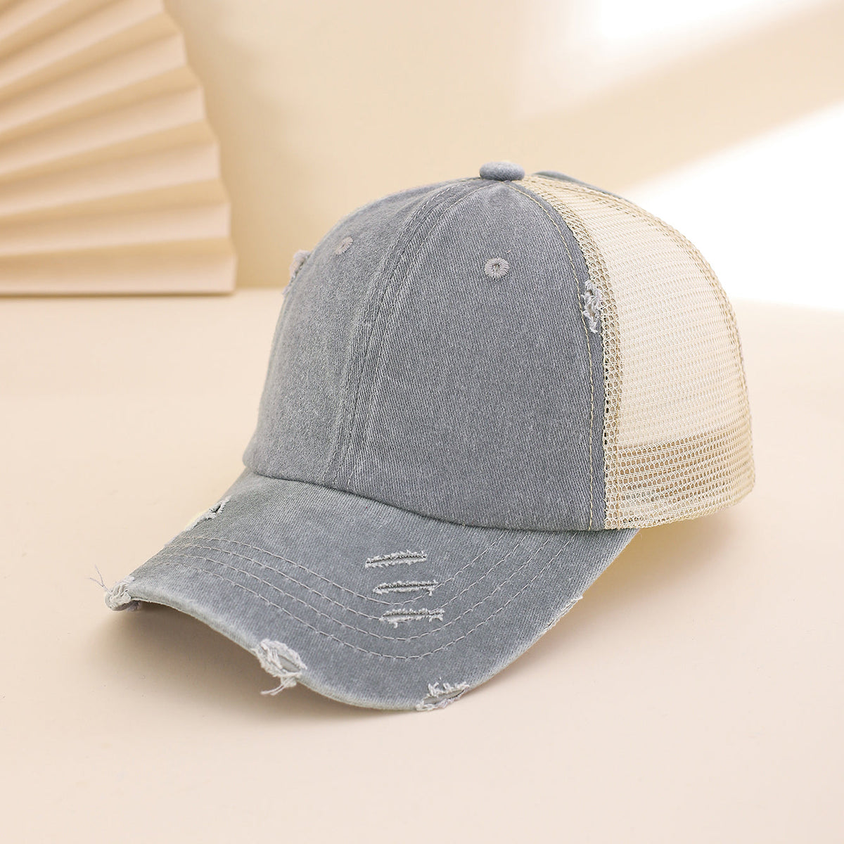 Distressed Washed Mesh Baseball Cap – Rear-Opening Design