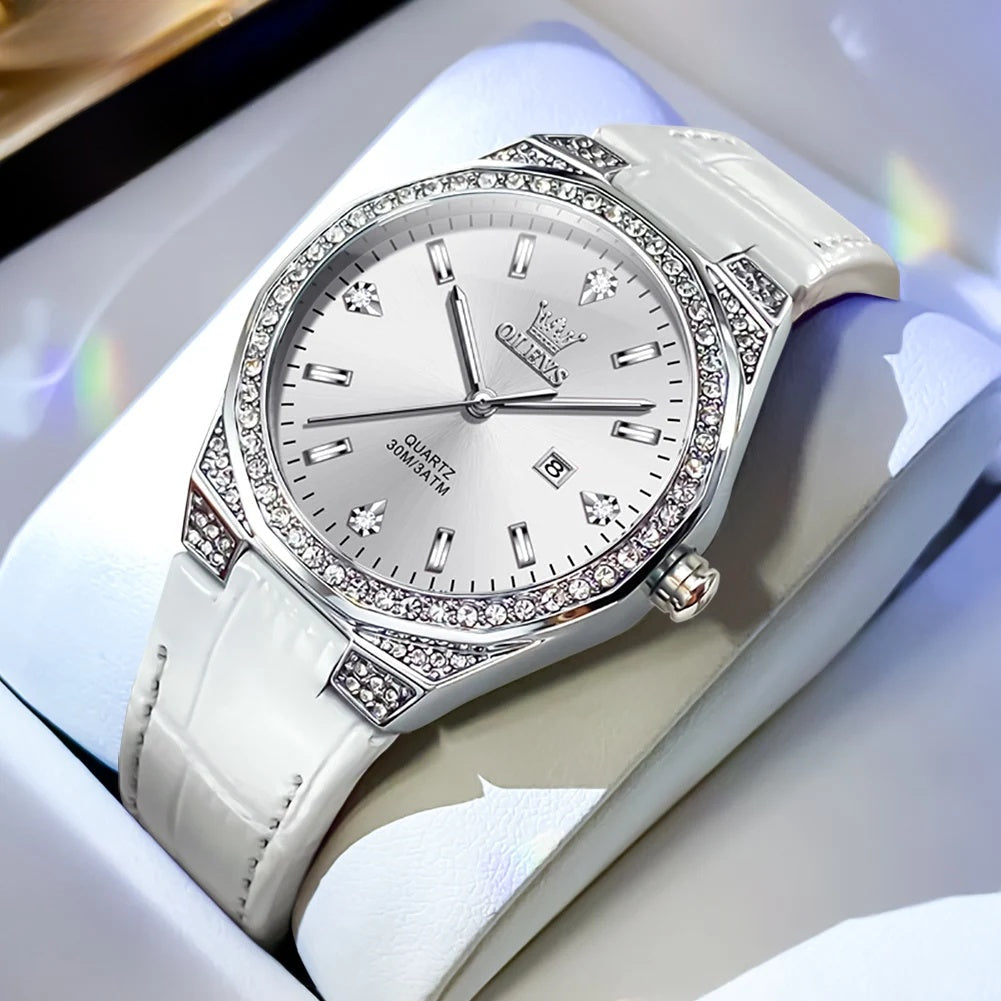 Montre de luxe femme en cuir rose doré avec lunette en cristal