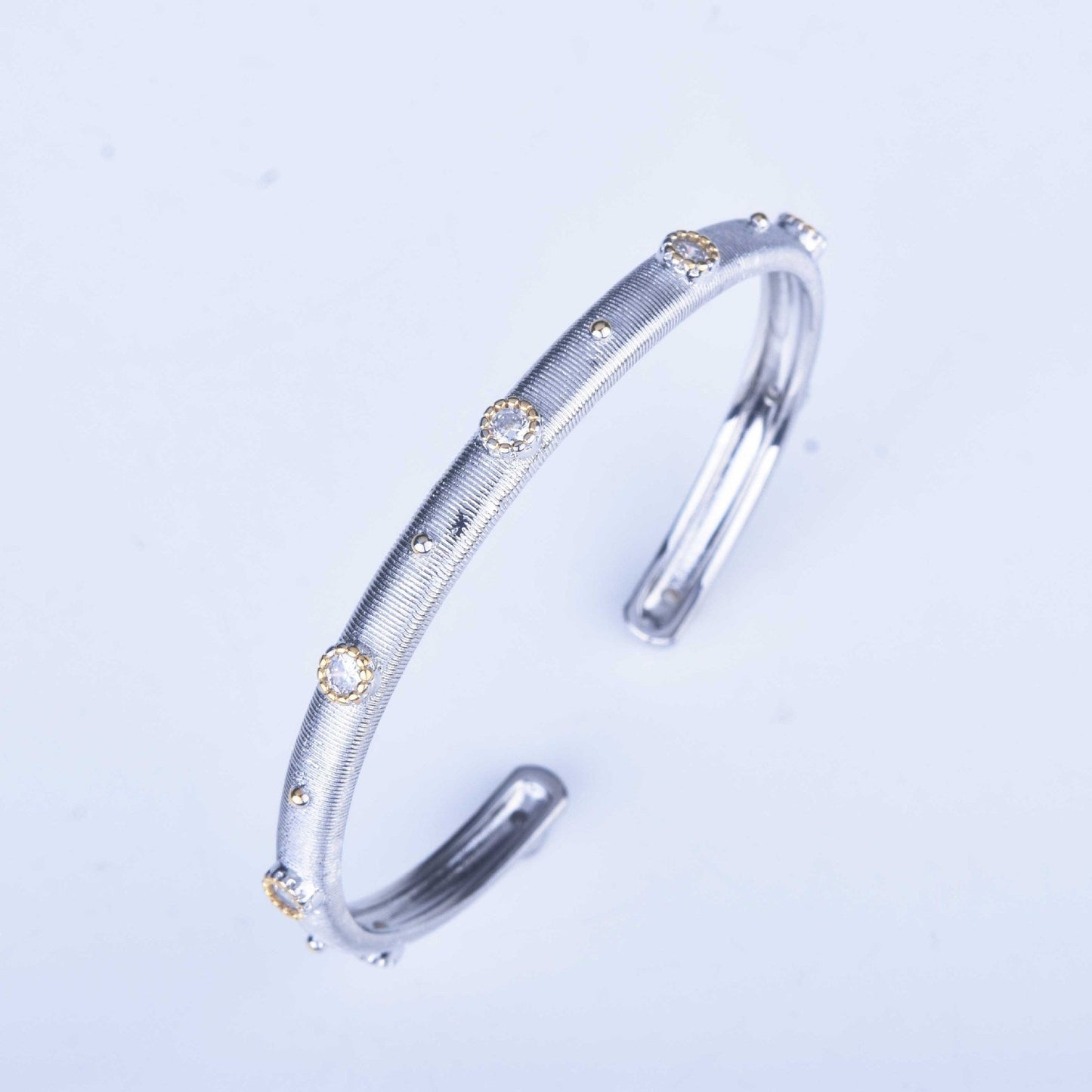 Vintage Brushed Texture Open Cuff Bangle For Women, Gold Tone Clear Tone Simulated Zirconia Star Dot Inlay Light Luxury Daily Commute Hand Jewelry