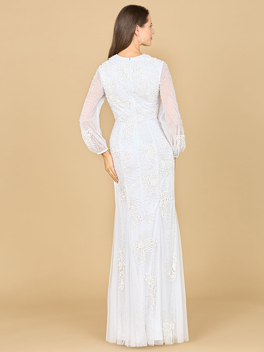 Langärmliges Brautkleid mit Perlenstickerei