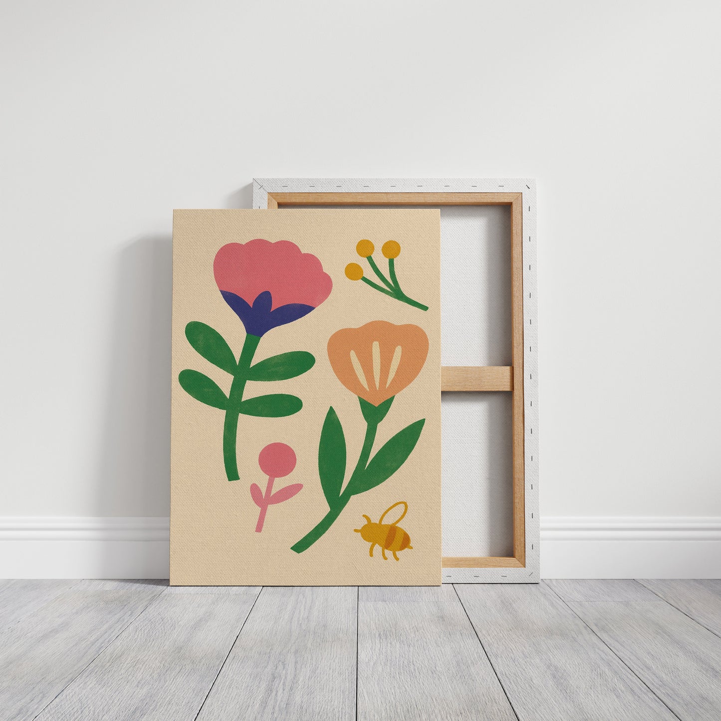 Hummel und Blüten auf Cremefarben