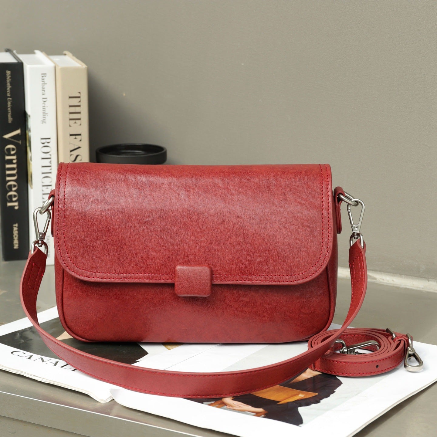 Real Leather Women's Bag Cross-border New Single Shoulder Crossbody Bag, Top Layer Cowhide, College Style Mailman Bag, Commuting Cambridge Bag