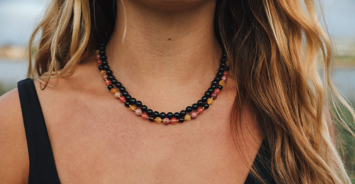 Miel Brut Ambre de la Baltique : Quartz Fumé + Rhodochrosite || Collier