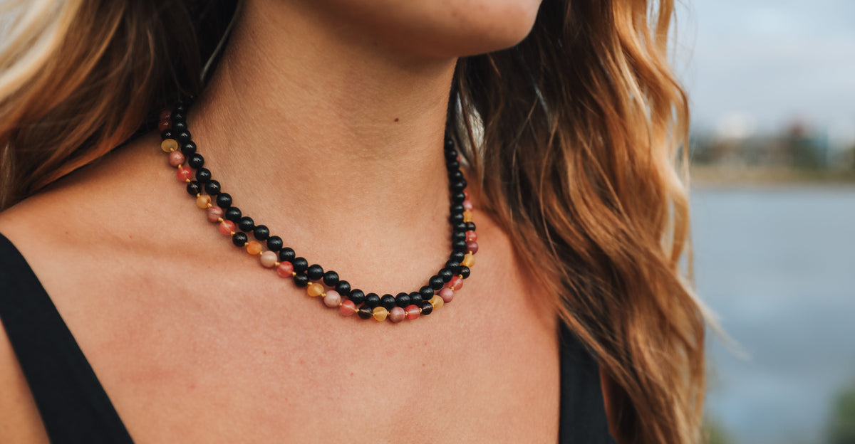Miel Brut Ambre de la Baltique : Quartz Fumé + Rhodochrosite || Collier