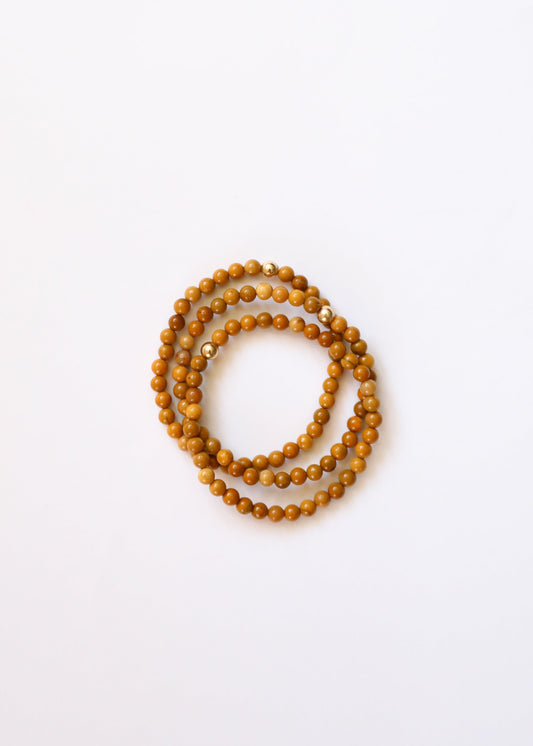 Bracelet élastique perlé en jaspe Mookaite doré délicat + or rempli 14 carats