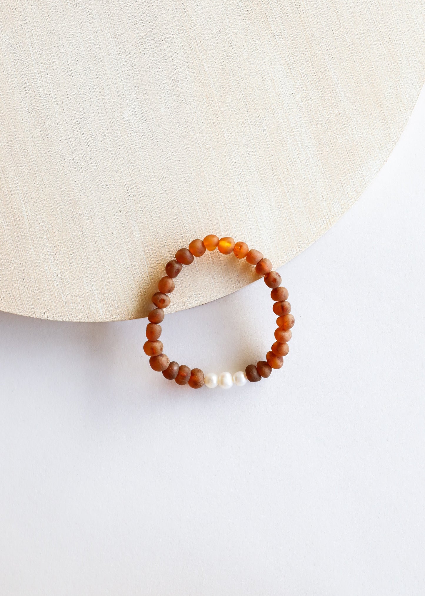 Cognac ambre de la Baltique brut + Perles || Bracelet Adulte