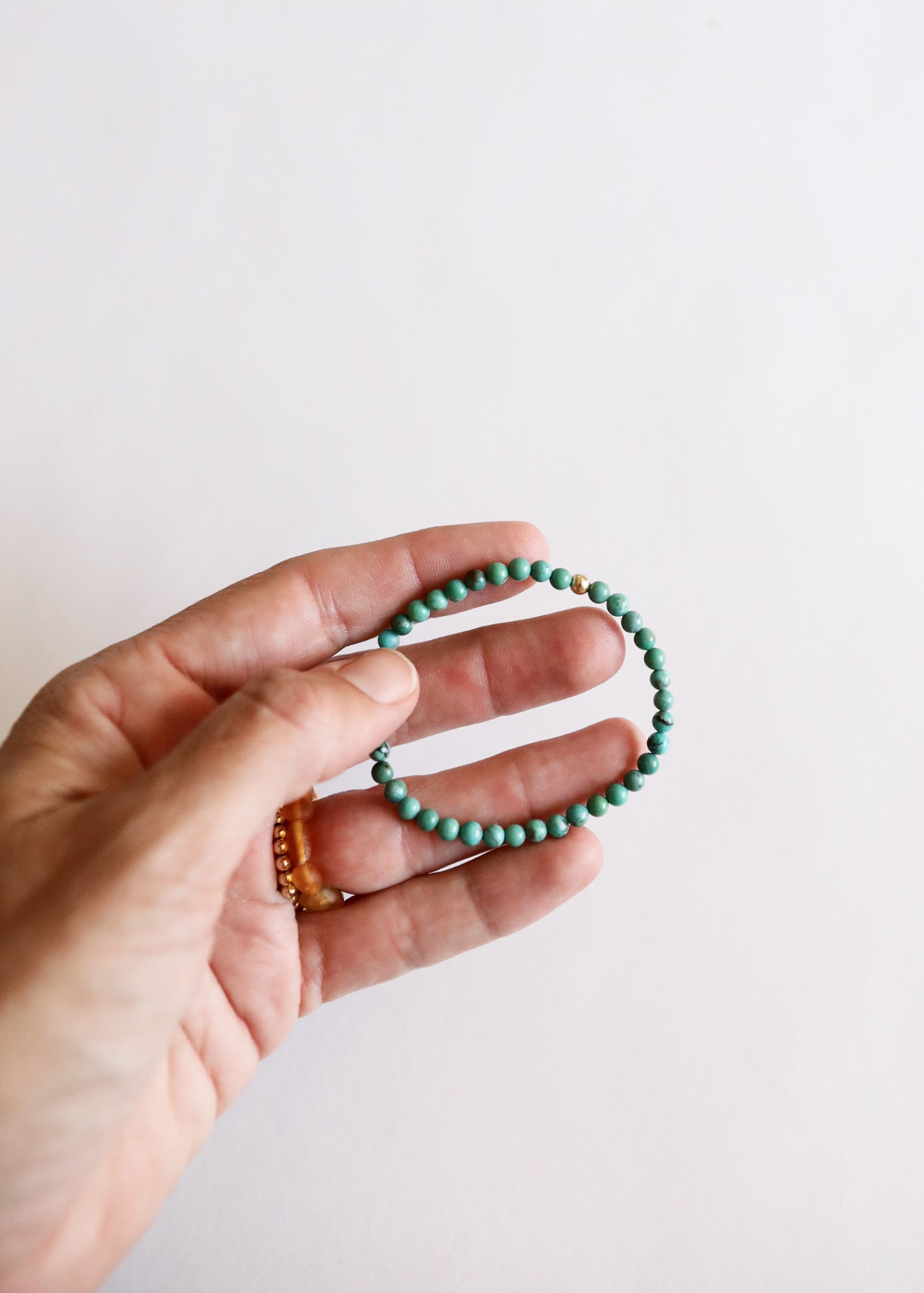 Natur-Türkis + 14K Gold Filled || Perlen-Stretcharmband